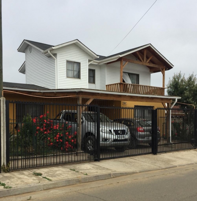VENTA GRAN CASA CON  OTRA INTERIOR EN ALGARROBO